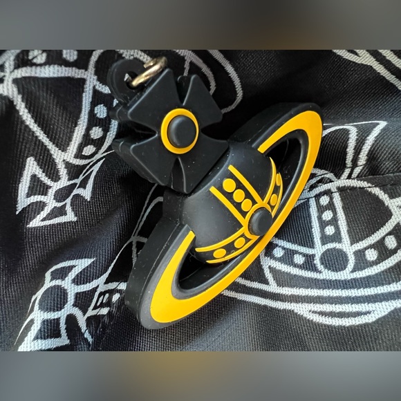 Vivienne Westwood orb pendant USB 16 GB rare VW event VIP Gift Souvenir - Picture 12 of 15